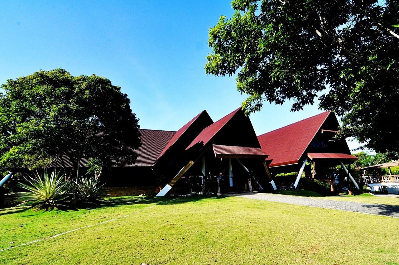 บอฟโฟ รีสอร์ต Hotel Calayugan Norte ภายนอก รูปภาพ